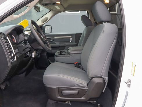 Used 2020 RAM 1500 Classic SLT image 7