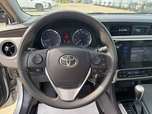 Used 2017 Toyota Corolla LE FWD image 13
