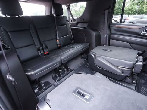 Used 2023 Chevrolet Suburban Premier AWD/4WD image 56