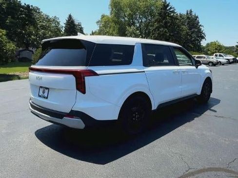 Used 2026 Kia Carnival FWD image 8