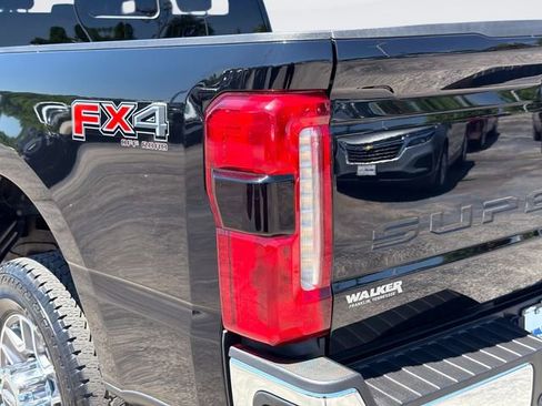 Used 2023 Ford F250 Lariat w/ Lariat Ultimate Package AWD/4WD image 11