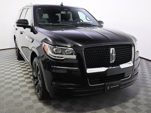 Used 2023 Lincoln Navigator Reserve image 9