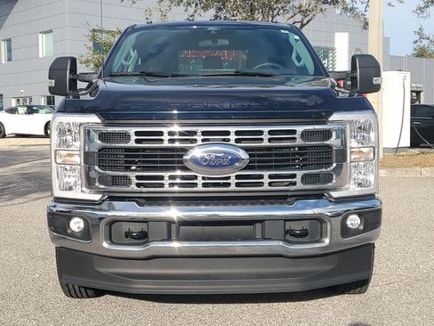 Used 2025 Ford F350 XLT image 2