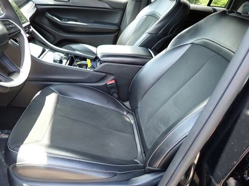 Certified 2023 Jeep Grand Cherokee Altitude image 16