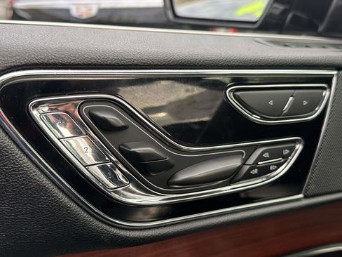 Used 2021 Lincoln Navigator L Reserve image 9