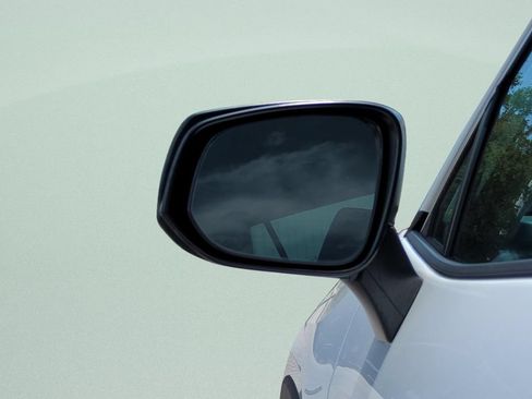 Used 2019 Toyota RAV4 LE FWD image 24