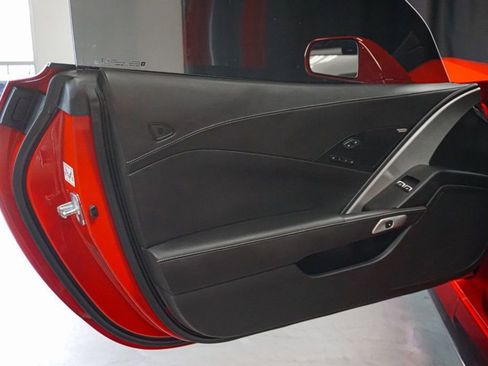 Used 2015 Chevrolet Corvette Z06 w/ 3LZ Preferred Equipment Group image 18