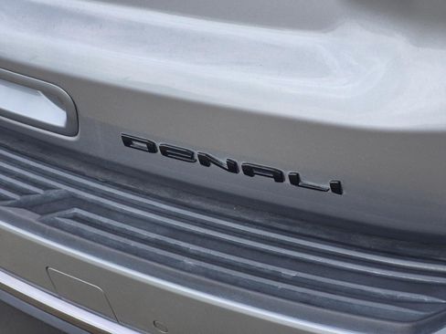 Certified 2024 GMC Yukon Denali Ultimate AWD/4WD image 8