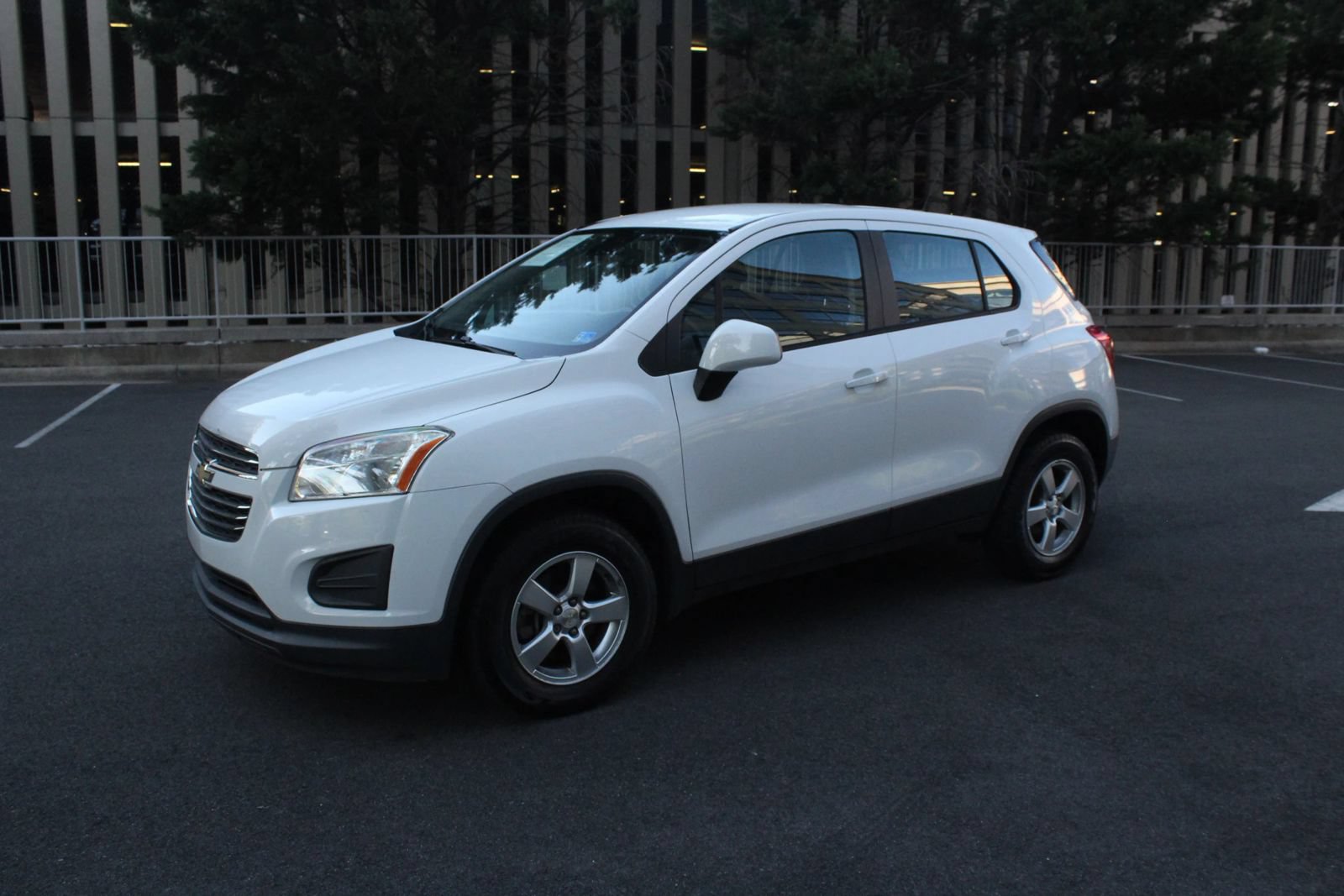 Used 2016 Chevrolet Trax LS AWD/4WD image 12