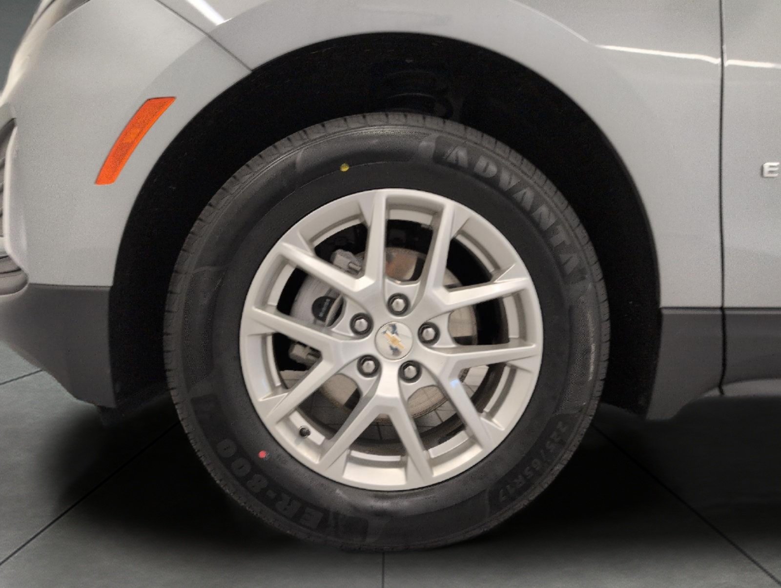Used 2024 Chevrolet Equinox LT AWD/4WD image 3