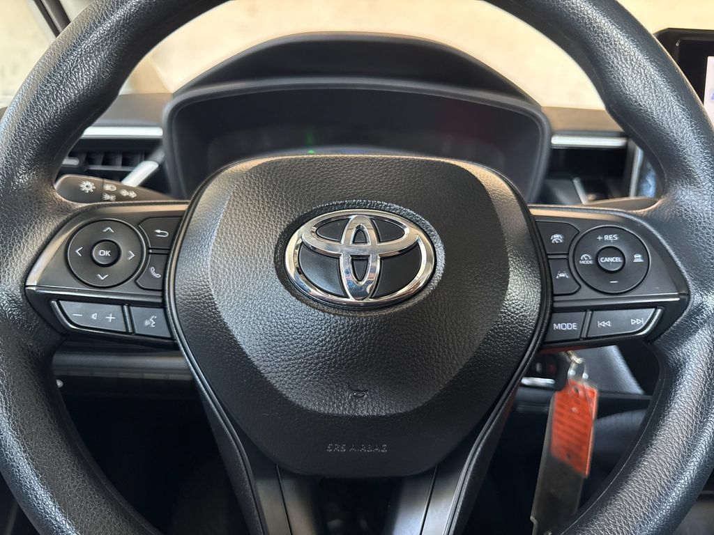 Used 2025 Toyota Corolla LE FWD image 20