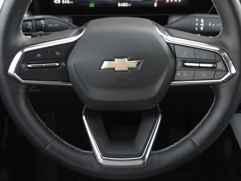 Used 2025 Chevrolet Equinox EV LT image 23