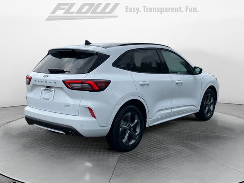 Used 2023 Ford Escape ST-Line w/ Tech Pack #1 FWD image 9