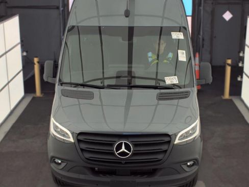 Used 2026 Mercedes-Benz Sprinter 2500 image 2