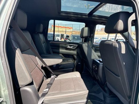 Used 2023 Chevrolet Suburban High Country AWD/4WD image 28