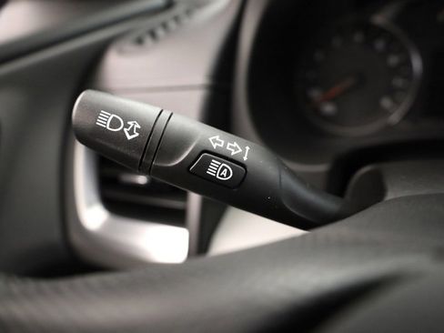 Used 2023 GMC Terrain SLE w/ Driver Convenience Package image 28