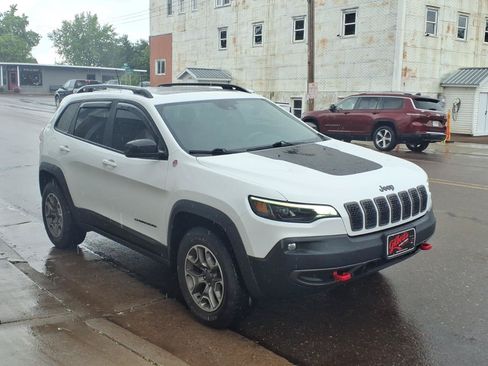 Used 2022 Jeep Cherokee Trailhawk w/ Sun, Sound & Nav Group AWD/4WD image 4