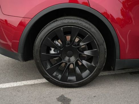 Used 2024 Tesla Model Y Long Range AWD/4WD image 44