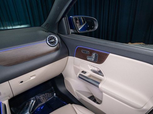 New 2025 Mercedes-Benz GLA 250 image 25