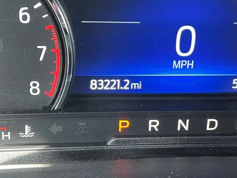 Used 2023 Ford Explorer XLT AWD/4WD image 10