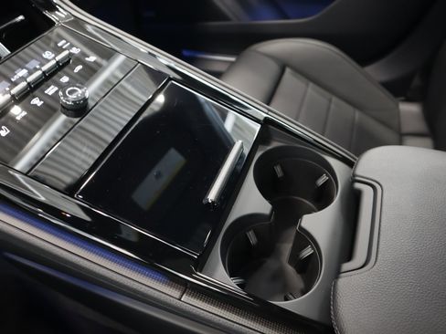 Used 2025 Porsche Panamera image 17