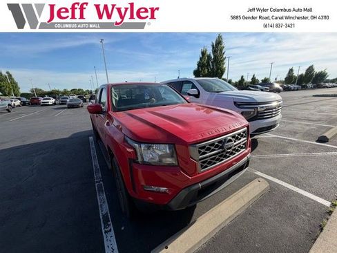 Used 2022 Nissan Frontier SV AWD/4WD image 1