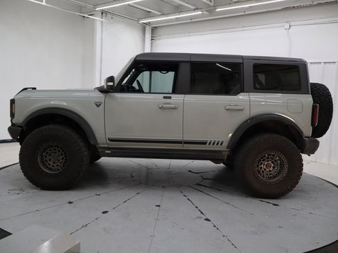 Used 2021 Ford Bronco First Edition image 9