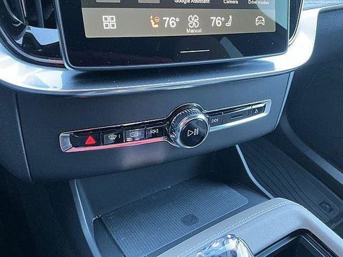 New 2026 Volvo XC90 T8 Plus w/ Protection Package Premier AWD/4WD image 18