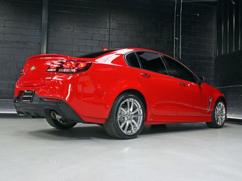Used 2014 Chevrolet SS image 17