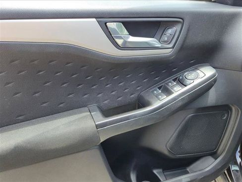 Used 2020 Ford Escape SE FWD image 9