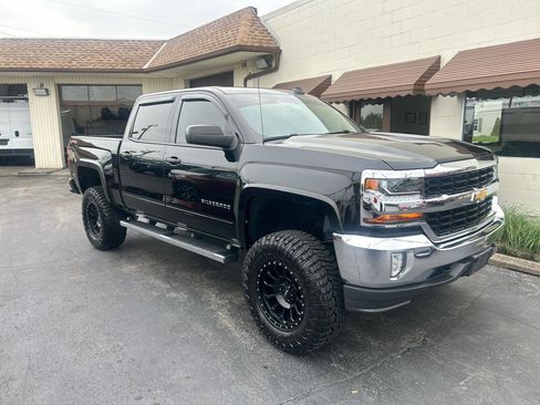 Used 2017 Chevrolet Silverado 1500 LT w/ True North Edition AWD/4WD image 4