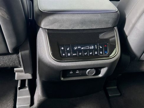 New 2026 INFINITI QX80 4WD image 32