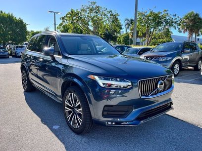 Used 2022 Volvo XC90 T5 Momentum w/ Climate Package