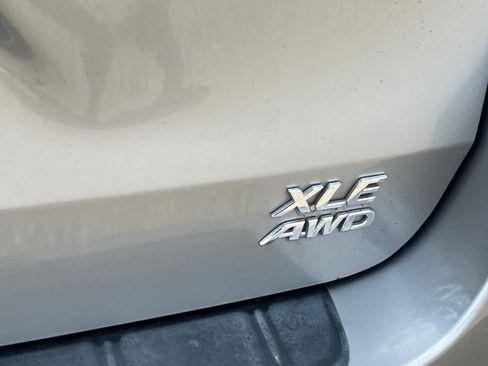 Used 2018 Toyota Sienna XLE w/ XLE Navigation Package AWD/4WD image 21