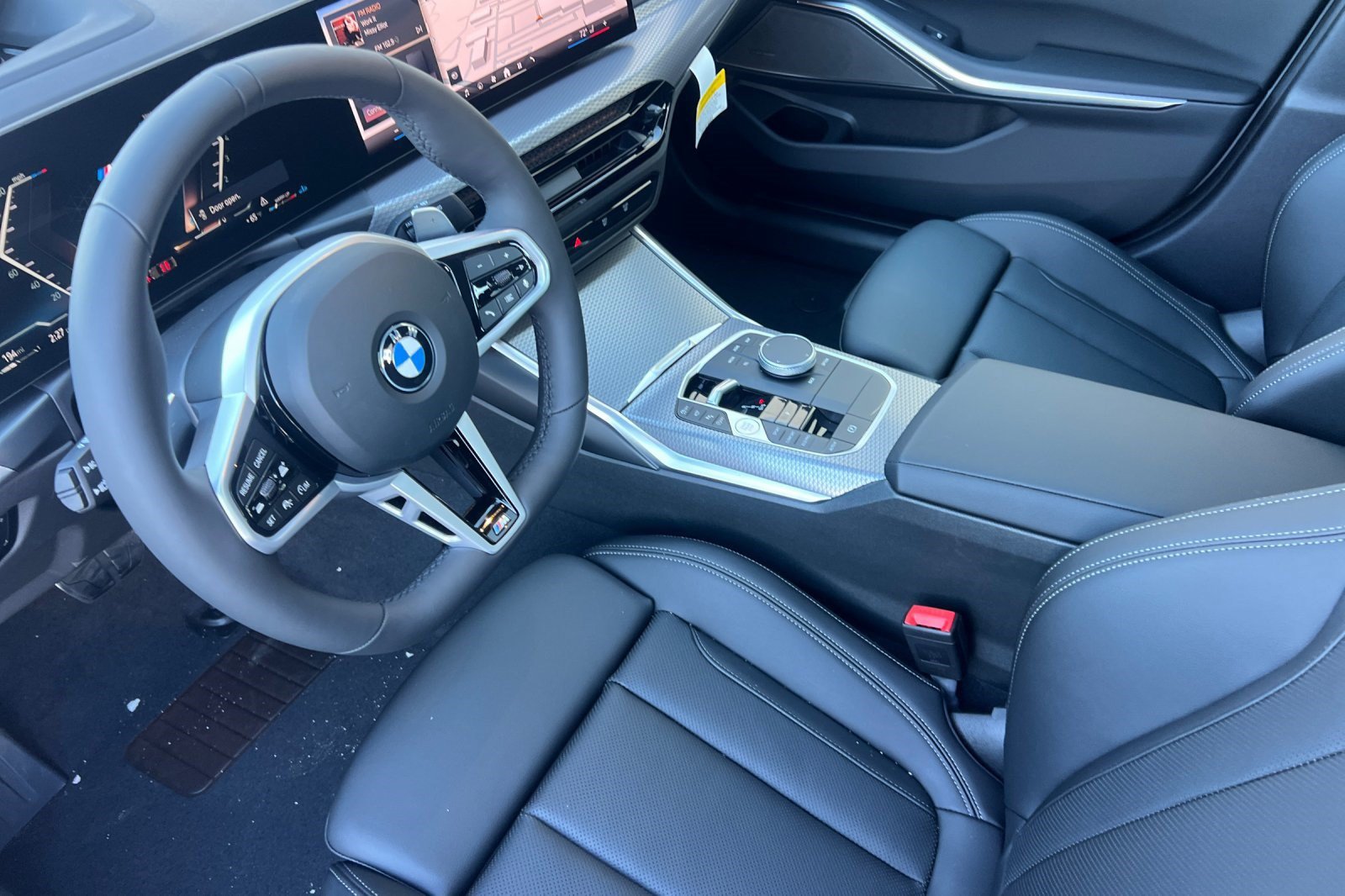 Used 2026 BMW 330i Sedan w/ M Sport Package RWD image 4