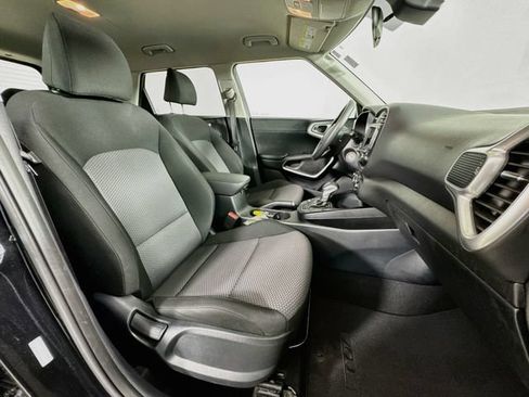 Used 2024 Kia Soul LX w/ Option Group 015 FWD image 25