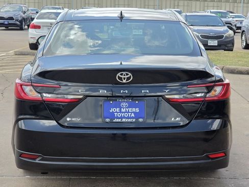 Used 2025 Toyota Camry LE FWD image 8