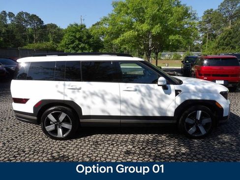 Used 2025 Hyundai Santa Fe Limited AWD/4WD image 5
