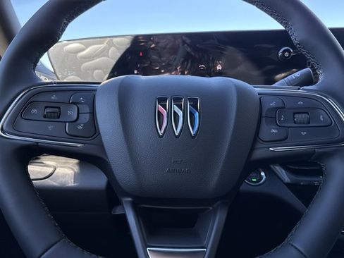 New 2026 Buick Envista Avenir image 19