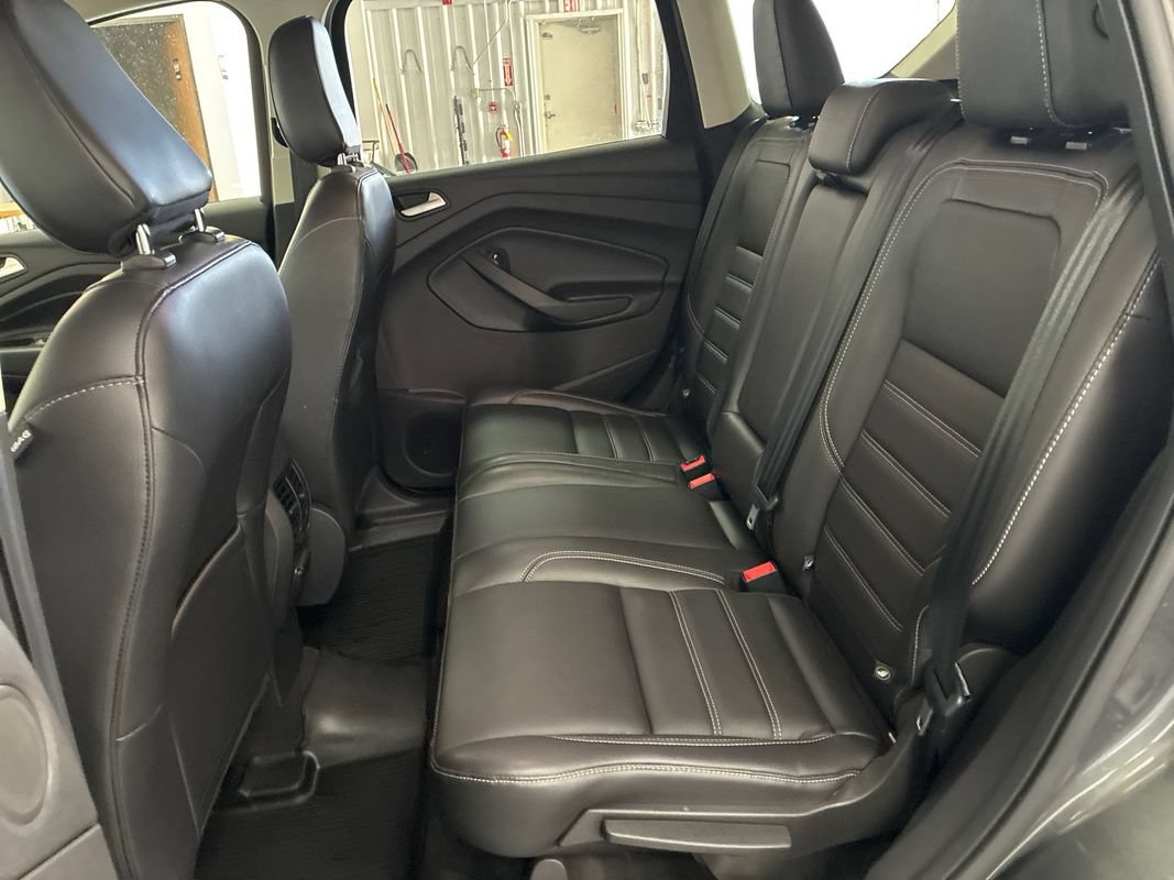 Used 2019 Ford Escape Titanium AWD/4WD image 17