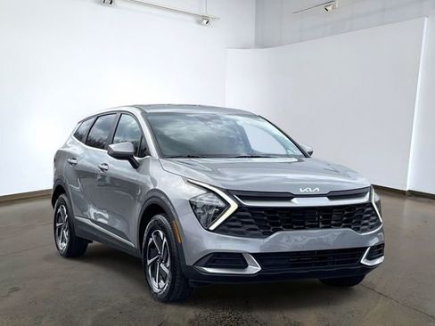 Used 2023 Kia Sportage LX AWD/4WD image 3