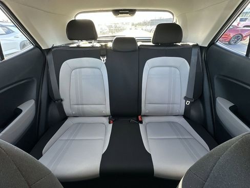 Used 2024 Hyundai Venue SEL image 22