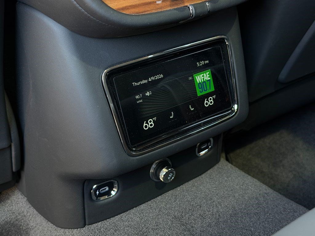 Certified 2025 Bentley Bentayga AWD/4WD image 36