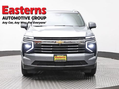 Used 2025 Chevrolet Tahoe LT AWD/4WD image 2