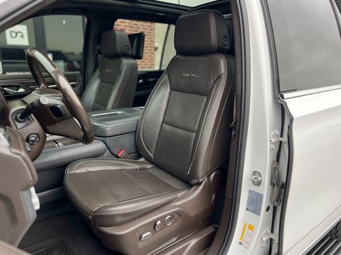 Used 2021 GMC Yukon Denali w/ Denali Ultimate Package image 21