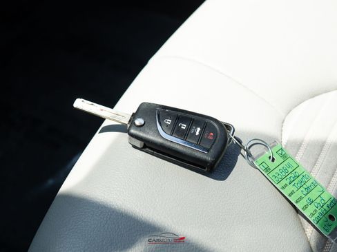 Used 2020 Toyota Camry SE FWD image 48
