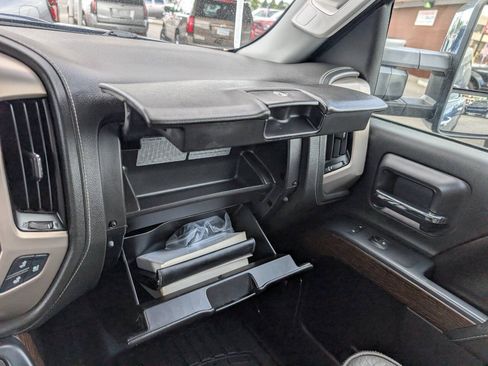 Used 2017 GMC Sierra 2500 Denali AWD/4WD image 33