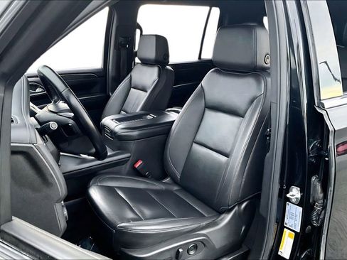 Used 2024 Chevrolet Suburban LT image 23