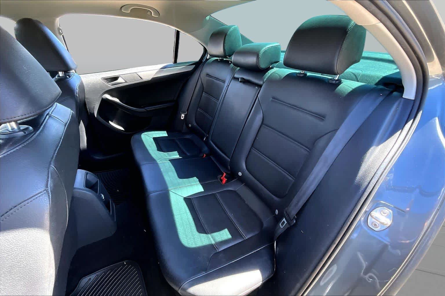 Used 2017 Volkswagen Jetta SE FWD image 21