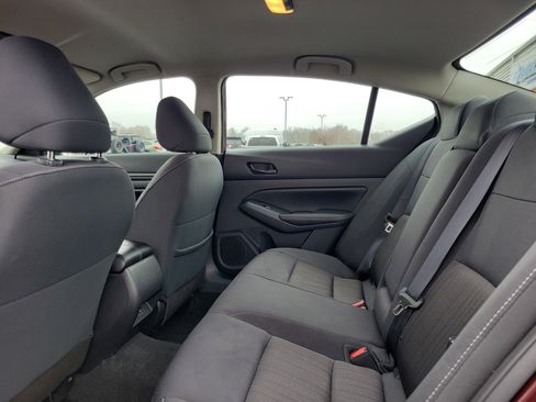 Used 2025 Nissan Altima 2.5 SV image 11